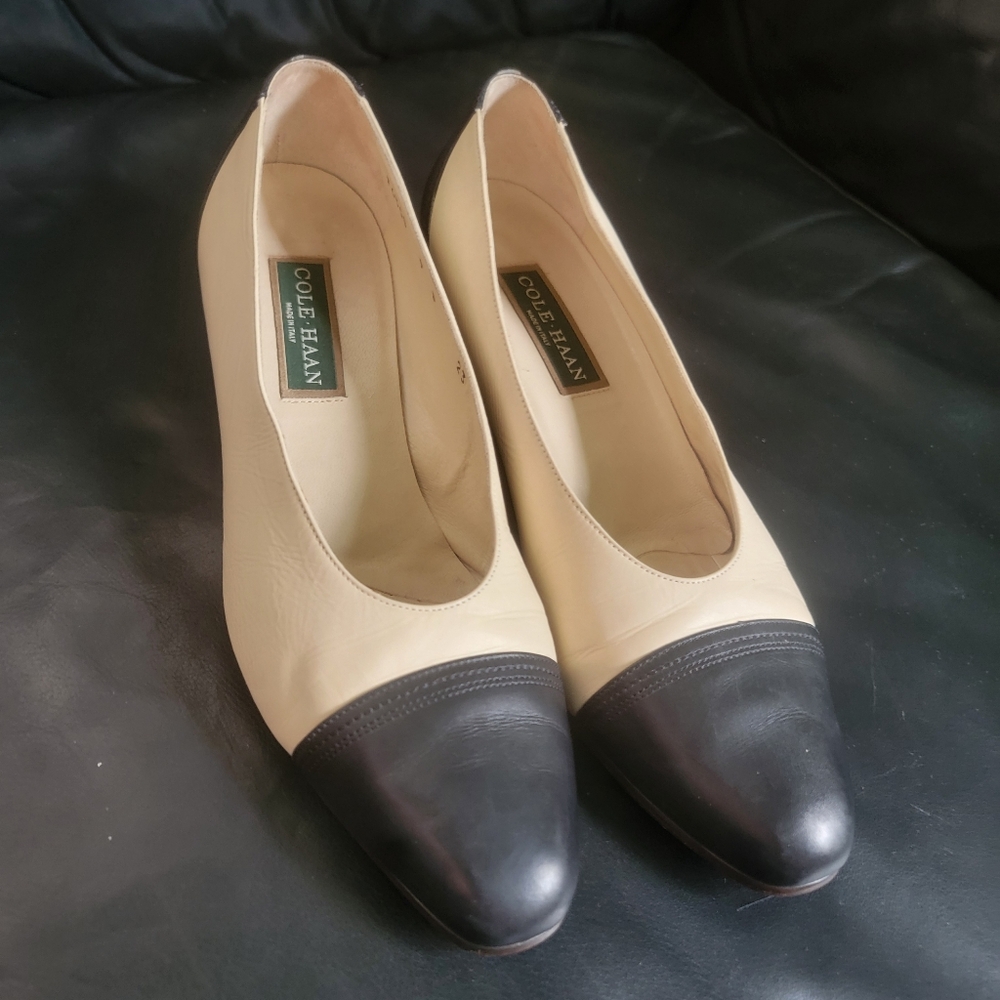 9 Cole Haan heels Cream & Black Tips Handmade in Italy Pumps 1.5"
